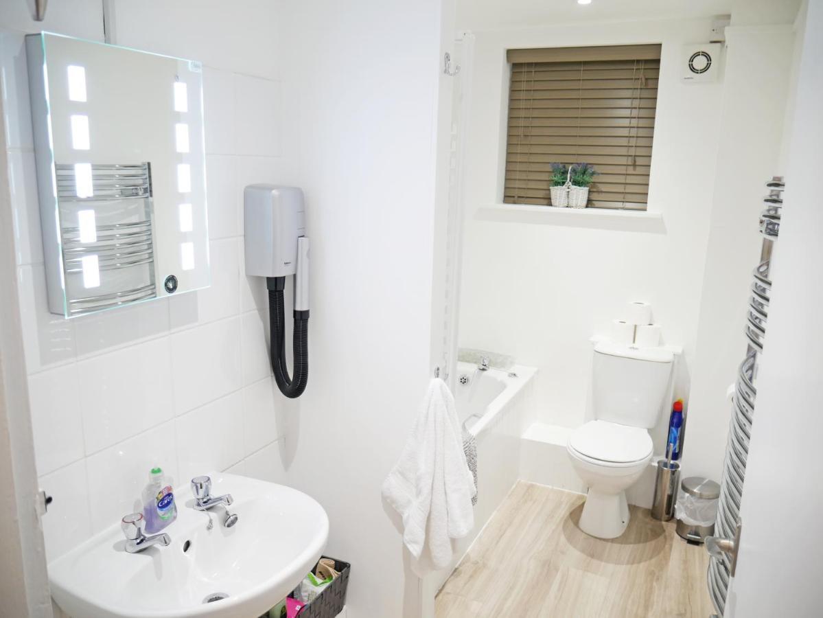 Glendower Guest Apartments Dereham エクステリア 写真