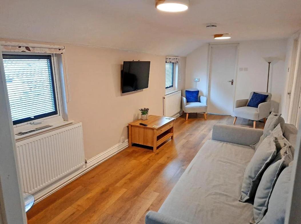 Glendower Guest Apartments Dereham エクステリア 写真