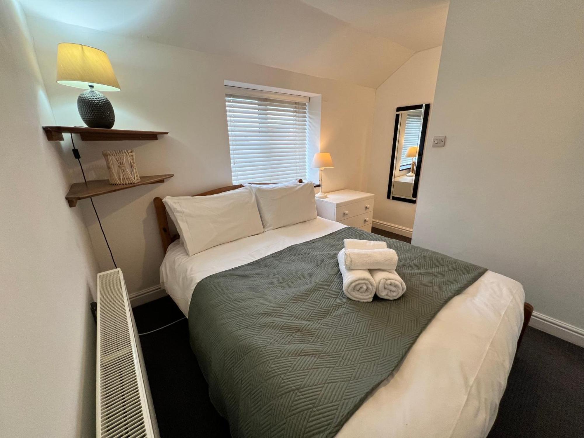 Glendower Guest Apartments Dereham エクステリア 写真