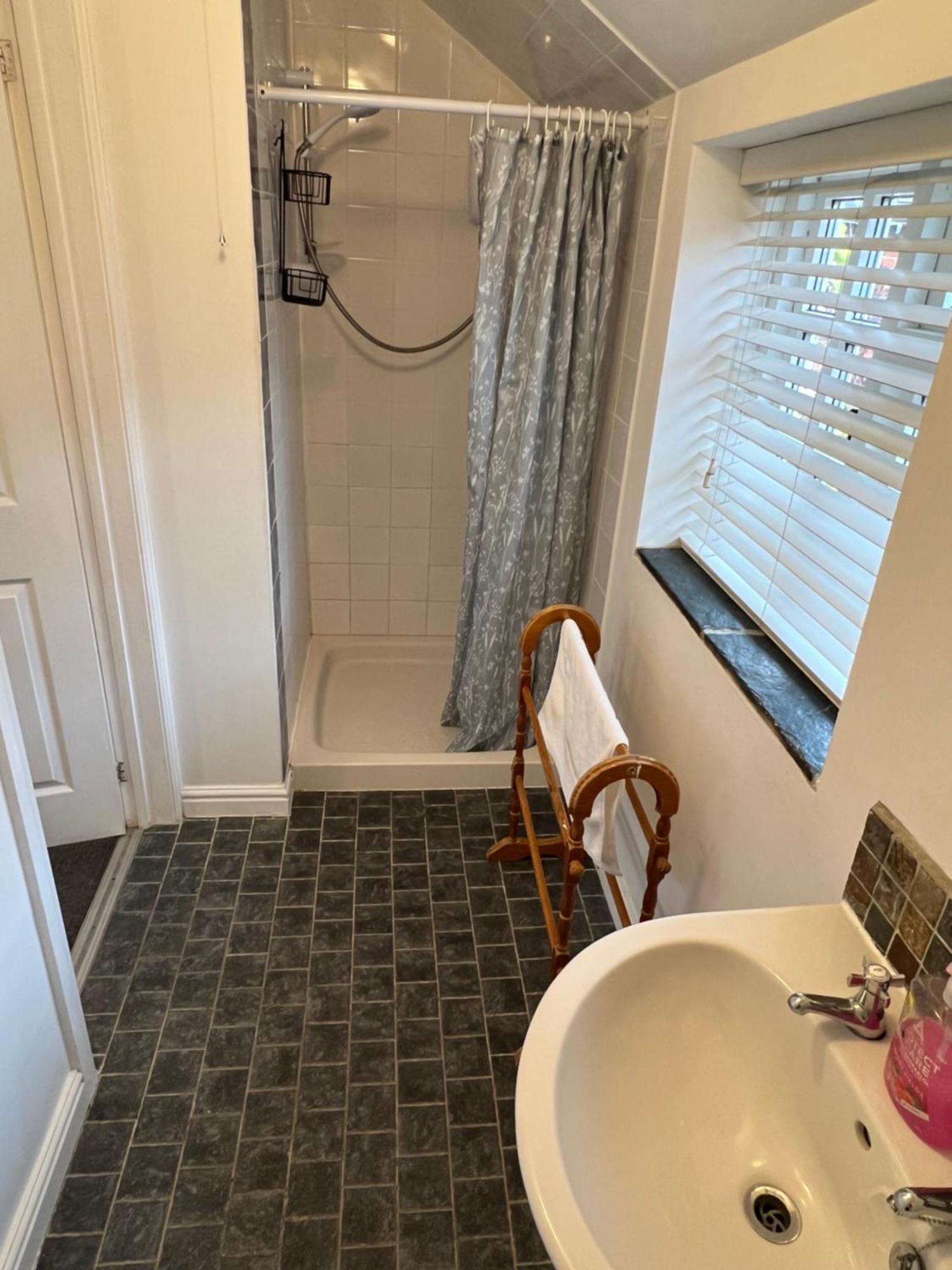 Glendower Guest Apartments Dereham エクステリア 写真