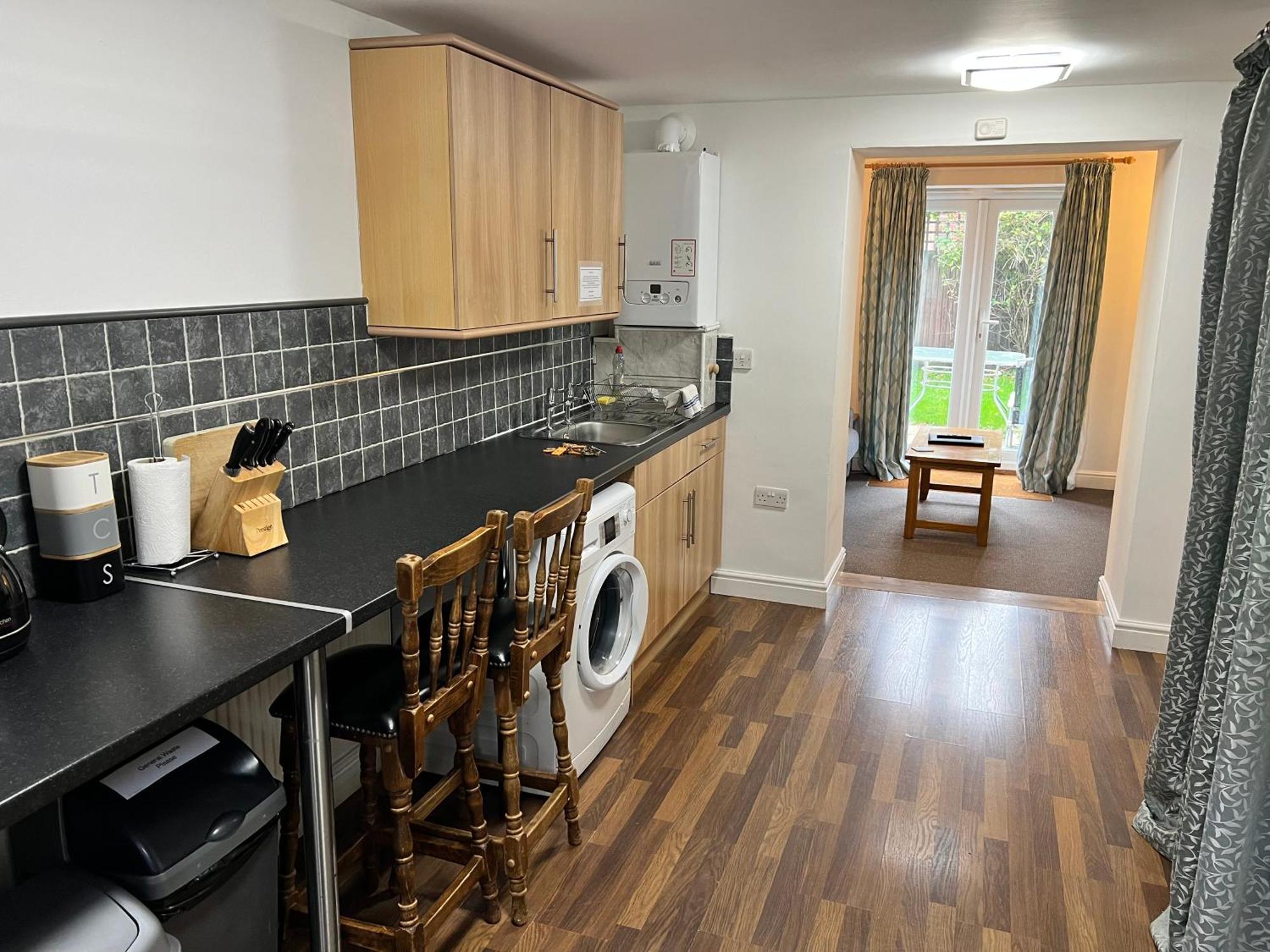 Glendower Guest Apartments Dereham エクステリア 写真