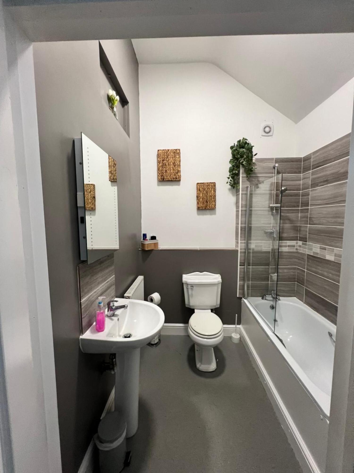 Glendower Guest Apartments Dereham エクステリア 写真