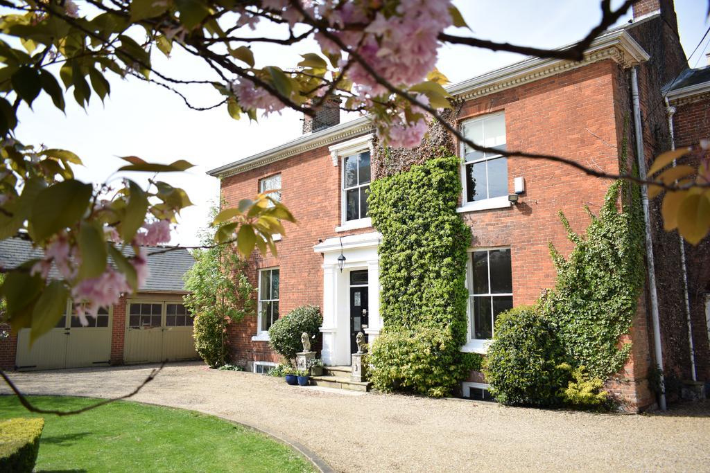 Glendower Guest Apartments Dereham エクステリア 写真