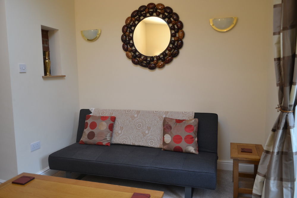 Glendower Guest Apartments Dereham エクステリア 写真