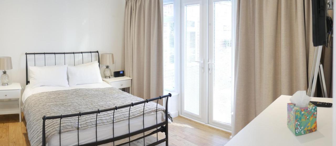 Glendower Guest Apartments Dereham エクステリア 写真